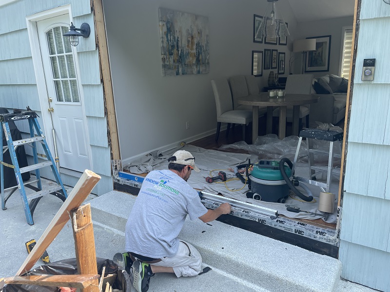 Leveling the opening